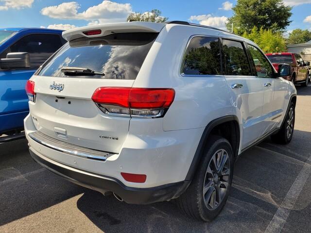 Photo of 2018 Bright White Clearcoat Jeep Grand Cherokee
