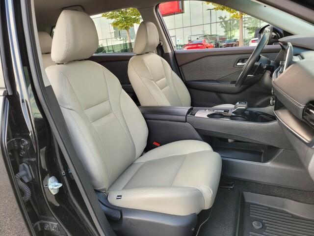 Photo of 2022 Black Nissan Rogue