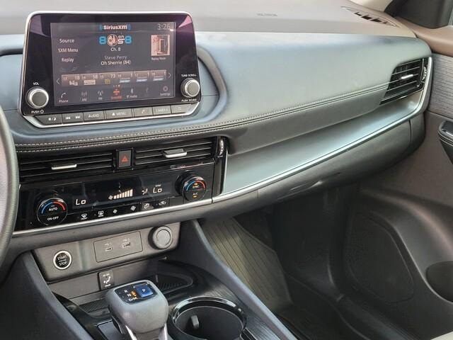 Photo of 2022 Black Nissan Rogue