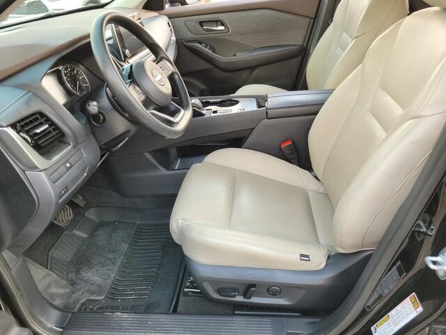Photo of 2022 Black Nissan Rogue
