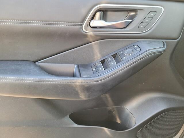 Photo of 2024 Boulder Gray Metallic Nissan Rogue