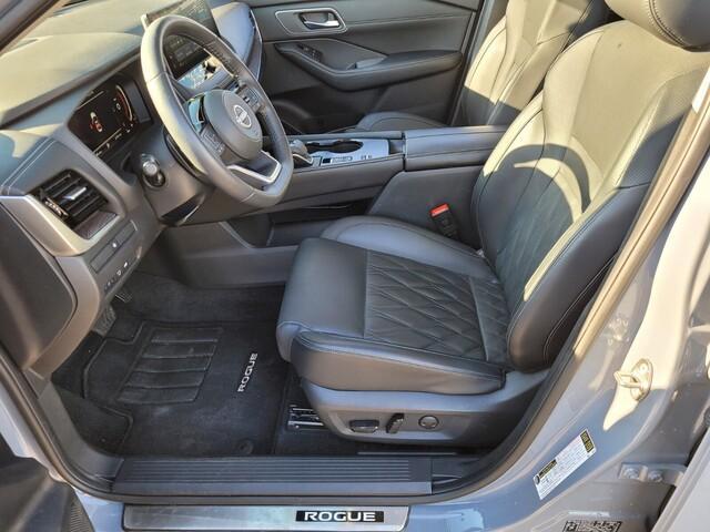 Photo of 2024 Boulder Gray Metallic Nissan Rogue