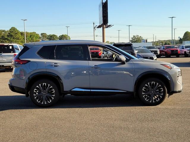 Photo of 2024 Boulder Gray Metallic Nissan Rogue