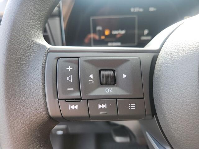 Photo of 2025 Aspen White Tri Nissan Kicks