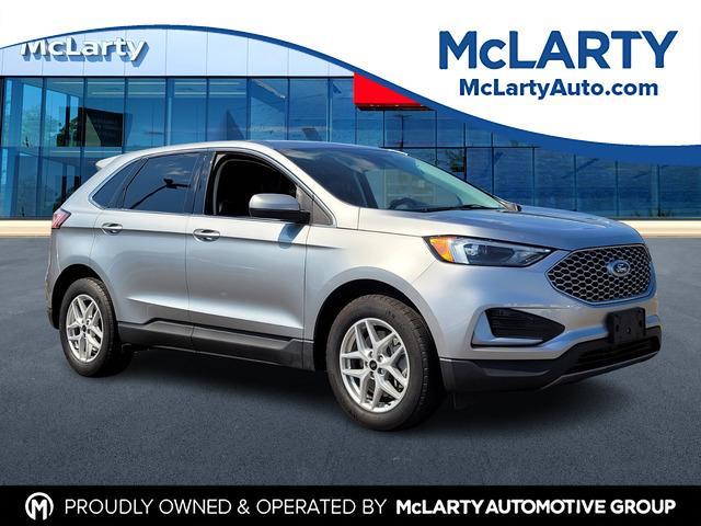 Photo of 2024 Silver Metallic Ford Edge