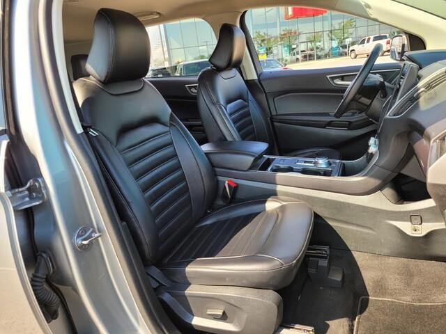 Photo of 2024 Silver Metallic Ford Edge