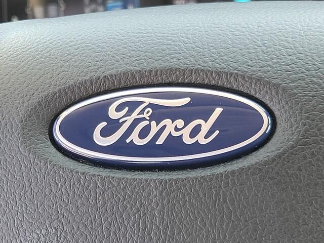 Photo of 2024 Silver Metallic Ford Edge