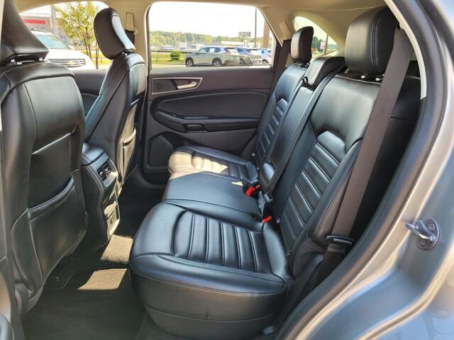 Photo of 2024 Silver Metallic Ford Edge
