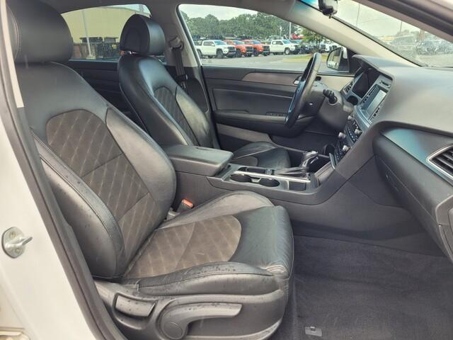 Photo of 2016 Quartz White Pearl Hyundai SONATA