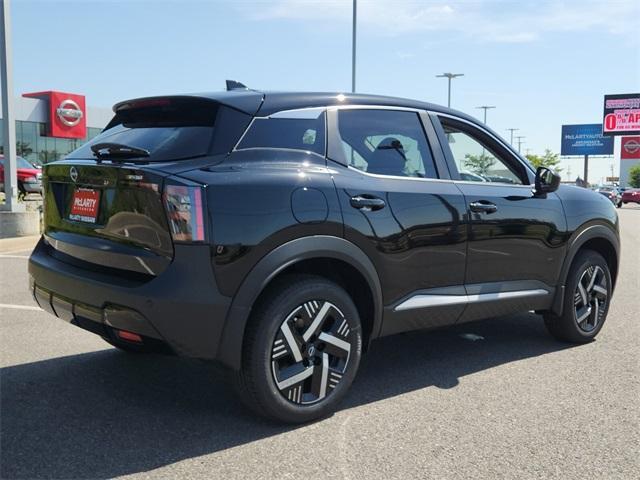 Photo of 2025 Super Black Nissan Kicks