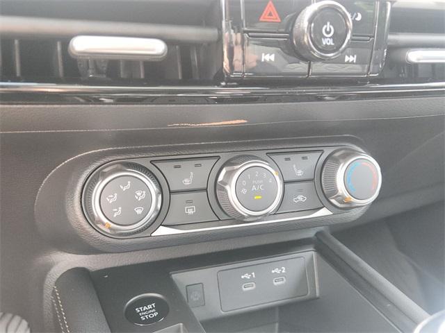Photo of 2025 Gun Metallic Nissan Kicks