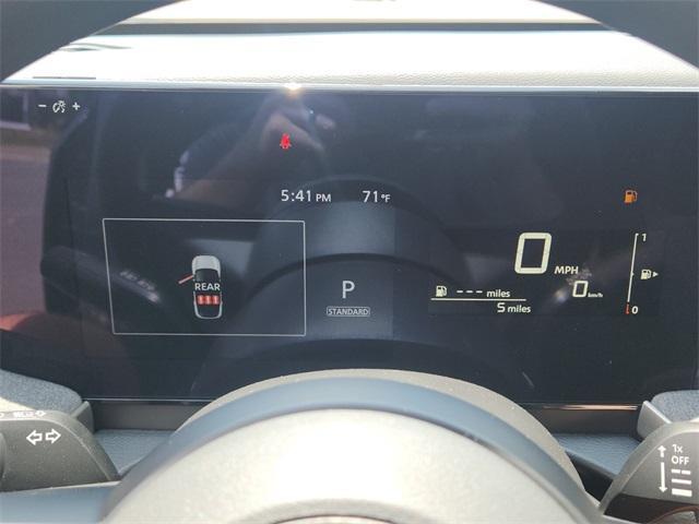 Photo of 2025 Gun Metallic Nissan Kicks