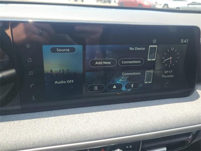 Photo of 2025 Gun Metallic Nissan Kicks