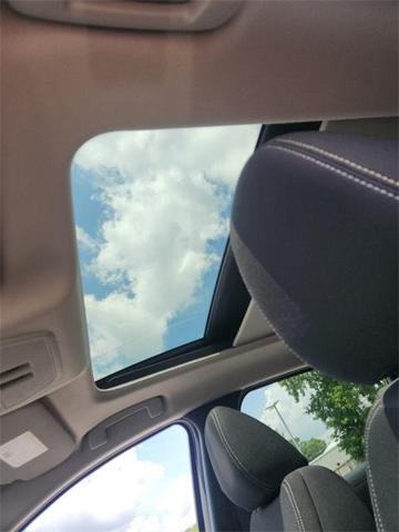 Photo of 2025 Gun Metallic Nissan Kicks