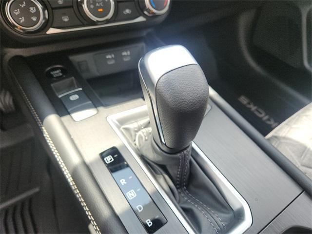 Photo of 2025 Gun Metallic Nissan Kicks