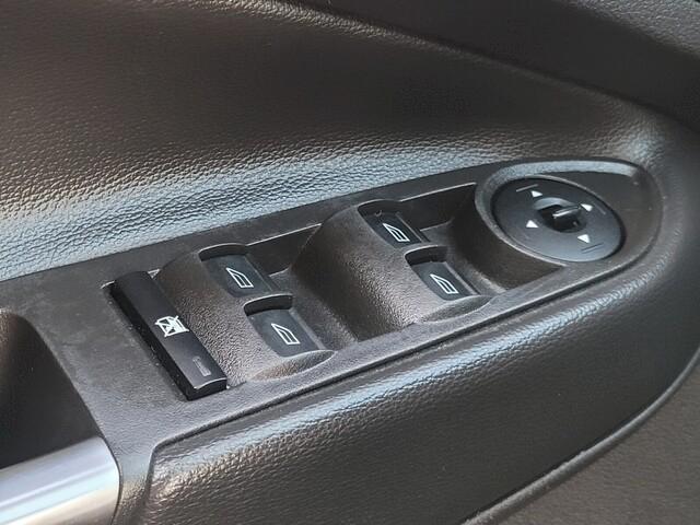 Photo of 2018 Lightning Blue Metallic Ford Escape