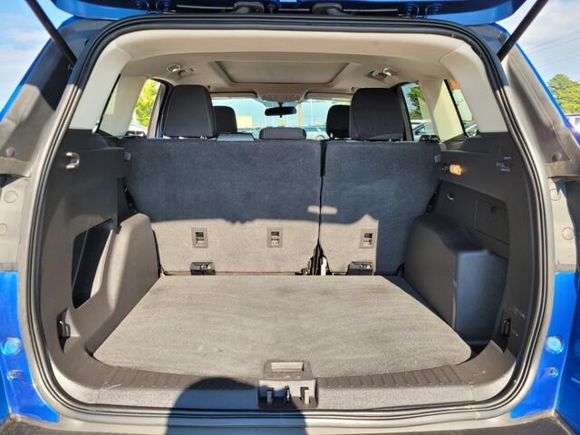 Photo of 2018 Lightning Blue Metallic Ford Escape