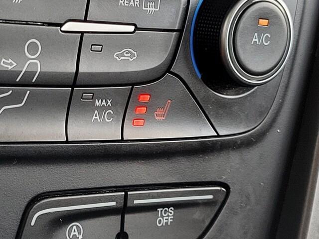 Photo of 2018 Lightning Blue Metallic Ford Escape