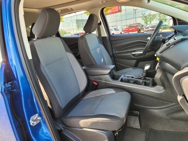 Photo of 2018 Lightning Blue Metallic Ford Escape