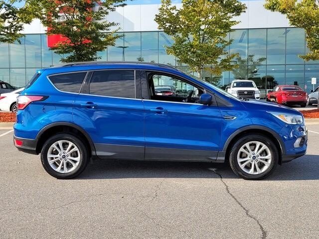 Photo of 2018 Lightning Blue Metallic Ford Escape