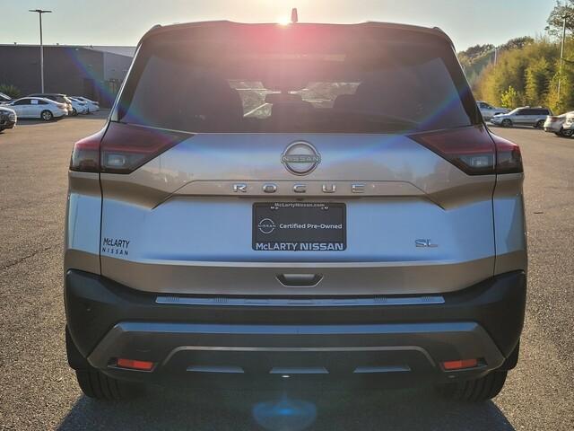 Photo of 2023 Champagne Silver Nissan Rogue