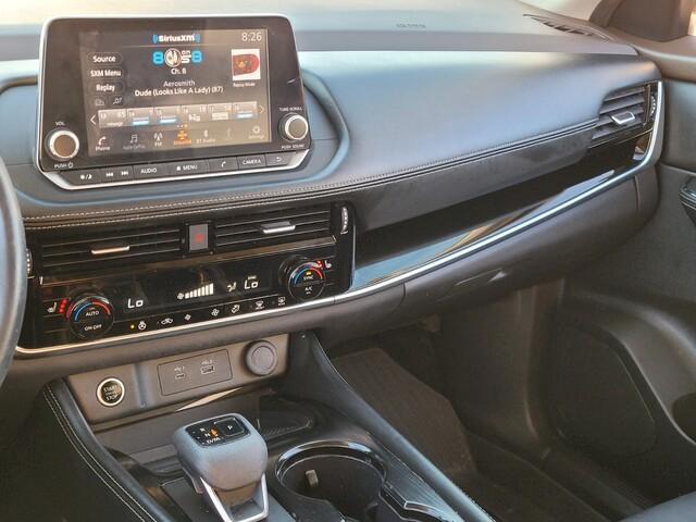 Photo of 2023 Champagne Silver Nissan Rogue