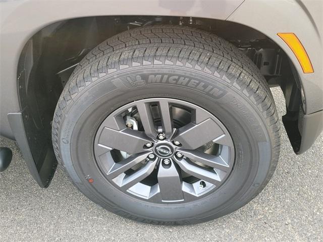 Photo of 2025 Gun Metallic Nissan Frontier