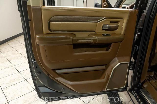 Photo of 2022 Granite Crystal Metallic Clearcoat RAM 3500