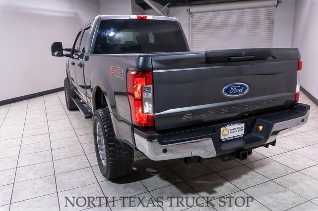 Photo of 2017 Magnetic Metallic Ford F-250
