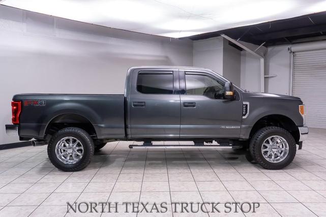 Photo of 2017 Magnetic Metallic Ford F-250