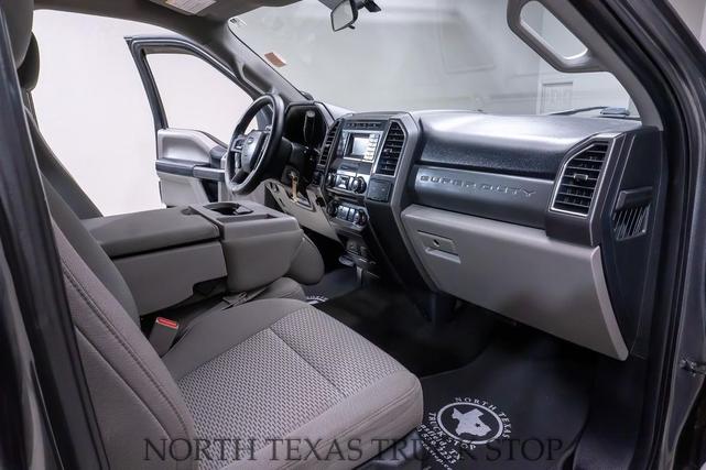 Photo of 2017 Magnetic Metallic Ford F-250
