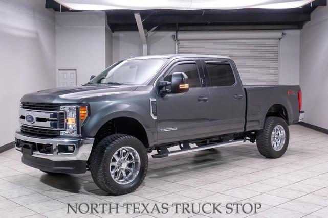 Photo of 2017 Magnetic Metallic Ford F-250