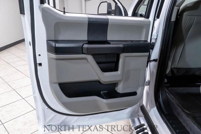 Photo of 2020 Oxford White Ford F-350