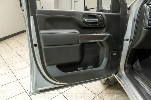 Photo of 2022 Silver Ice Metallic Chevrolet Silverado 2500