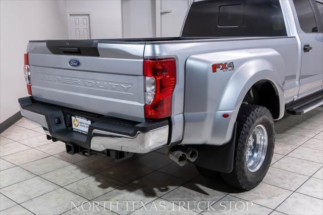 Photo of 2022 Iconic Silver Metallic Ford F-350