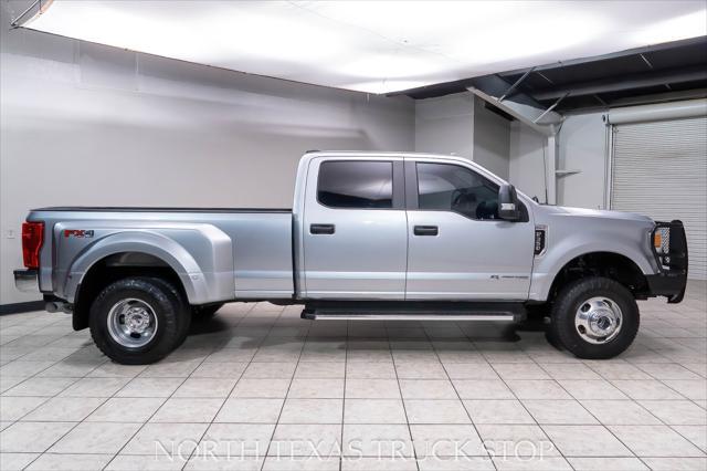 Photo of 2022 Iconic Silver Metallic Ford F-350