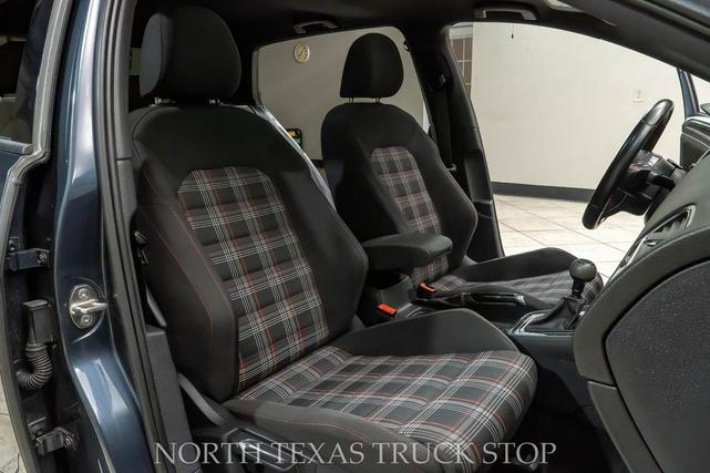 Photo of 2018 Dark Iron Blue Metallic Volkswagen Golf GTI