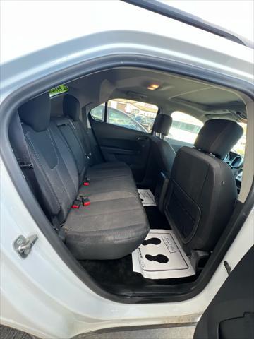 Photo of 2017 White Chevrolet Equinox