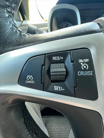 Photo of 2017 White Chevrolet Equinox