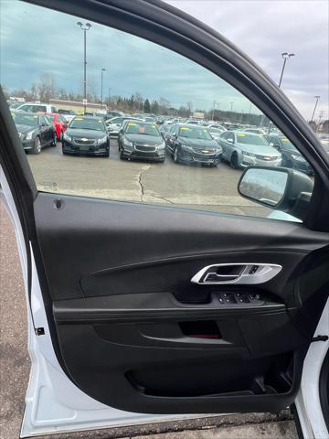 Photo of 2017 Summit White Chevrolet Equinox