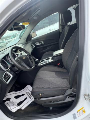 Photo of 2017 Summit White Chevrolet Equinox