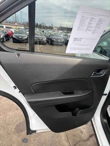 Photo of 2017 Summit White Chevrolet Equinox