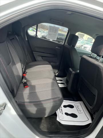 Photo of 2017 Summit White Chevrolet Equinox