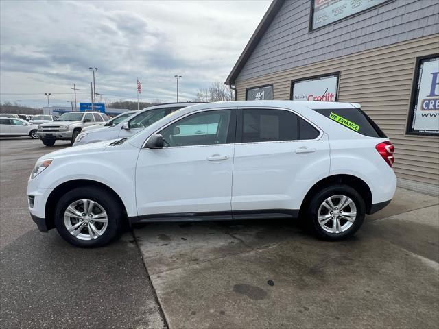 Photo of 2017 Summit White Chevrolet Equinox