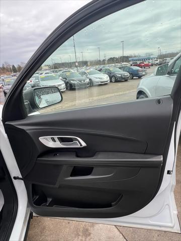 Photo of 2017 Summit White Chevrolet Equinox