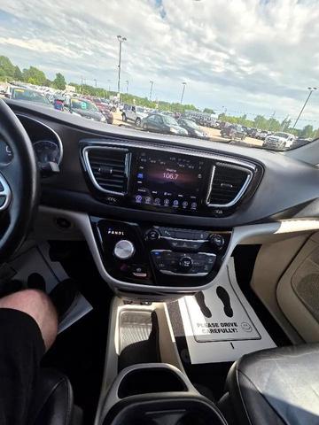 Photo of 2017 Jazz Blue Pearlcoat Chrysler Pacifica