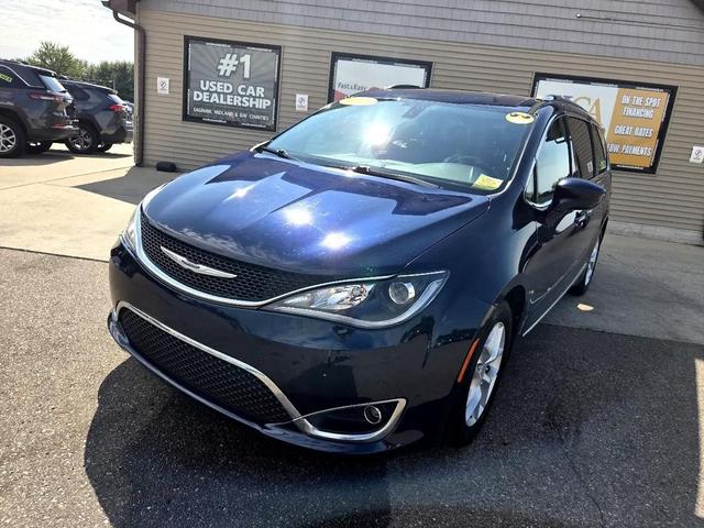 Photo of 2017 Jazz Blue Pearlcoat Chrysler Pacifica