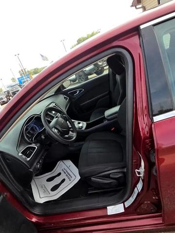 Photo of 2016 Maroon Chrysler 200