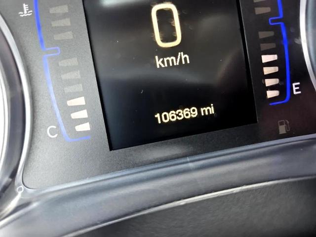 Photo of 2016 Maroon Chrysler 200