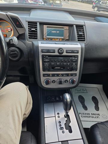 Photo of 2007 Super Black Nissan Murano
